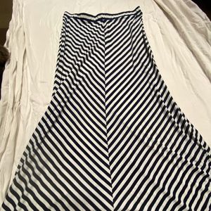 ING Long Blue and White Chevron Pattern Skirt Size Large